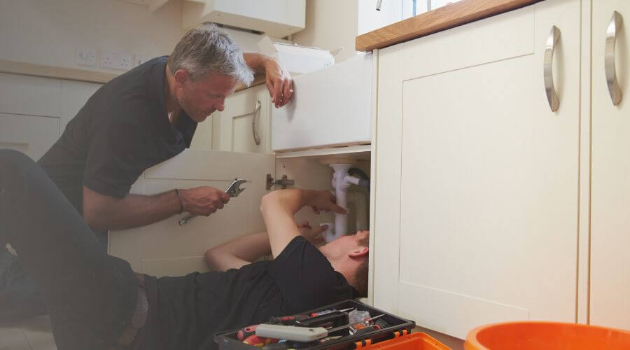 Expert burst pipe repair services in Skidmore, TX